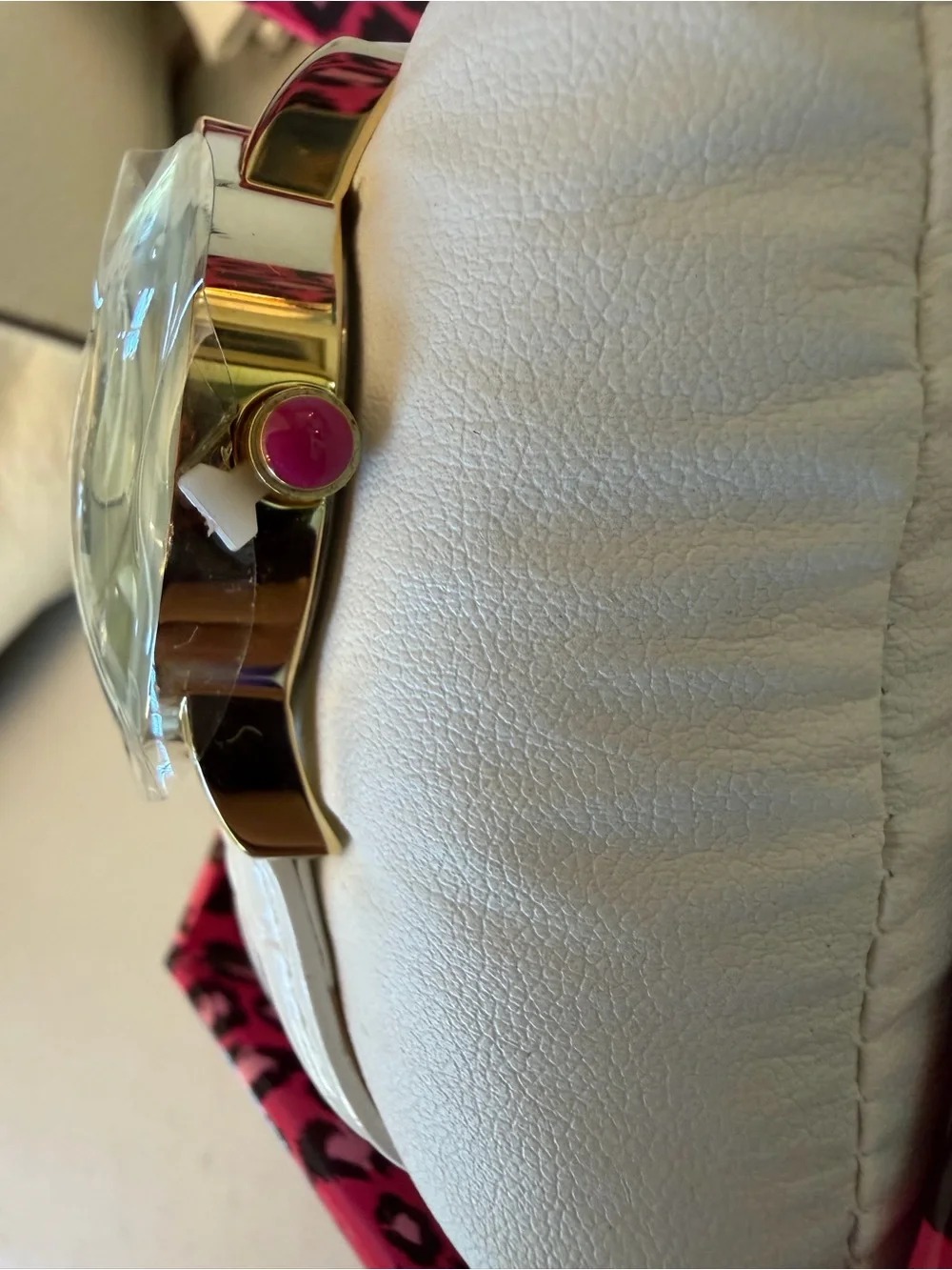 New BETSEY JOHNSON WHITE LEATHER+GOLD,PINK KISS LIPS,MIRROR DIAL WATCH